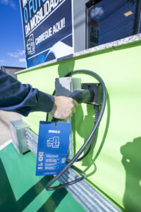 MAHLE amplia atuação e passa a oferecer soluções de carregamento para veículos eletrificados no Brasil