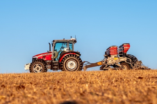  Massey Ferguson destaca versatilidade das séries MF 5M e MF 6M na Agrishow 2026