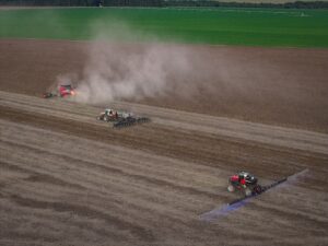 Massey Ferguson lança na Agrishow 2026 plataforma digital que unifica frotas e reduz custos com combustível e insumos