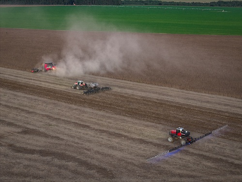 Massey Ferguson lança na Agrishow 2026 plataforma digital que unifica frotas e reduz custos com combustível e insumos