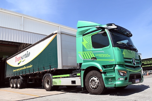 Caminhão elétrico Mercedes-Benz eActros 300 alcança ótimos resultados em testes em operações reais na Suzano