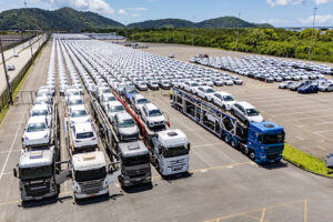 Porto de Paranaguá registra alta de 100% na movimentação de veículos em março