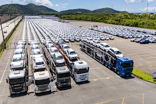 Porto de Paranaguá registra alta de 100% na movimentação de veículos em março