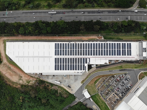 Energia solar híbrida: o que é mito e o que é verdade sobre o armazenamento