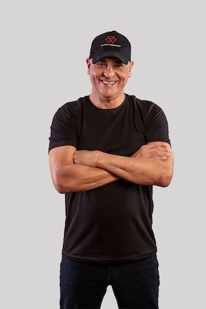 Massey Ferguson leva produtor rural para assistir ao jogo do Brasil com o ex-goleiro Marcos, pentacampeão mundial