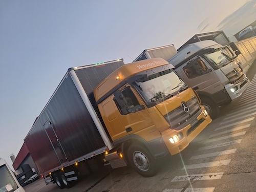 Monfredini Transportes amplia frota com 51 caminhões Atego 2433 e mais 10 Actros 2045 com MirrorCam