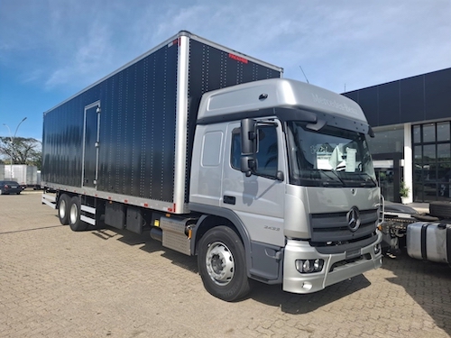 Monfredini Transportes amplia frota com 51 caminhões Atego 2433 e mais 10 Actros 2045 com MirrorCam
