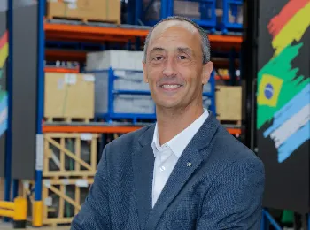 Mercedes-Benz Caminhões e Ônibus Argentina inaugura Centro Industrial de Zárate