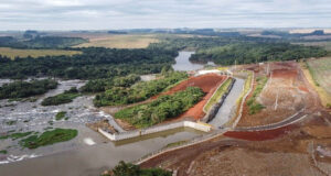 PCH: visando Leilão A-5 2026, ANEEL convoca empresas interessadas para comprovação da sua diligência no licenciamento ambiental e outorga do uso de recursos hídricos.
