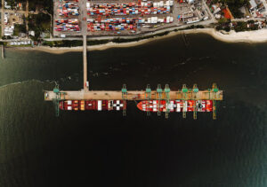 Porto Itapoá lidera em cabotagem no Sul do Brasil e contribui para evitar a emissão de até 259 mil toneladas de CO₂