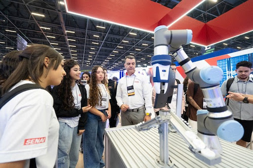 Fiesp e SENAI-SP apresentam futuro de robôs, biotecnologia e computador quântico no Pacaembu