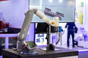 SKA destaca Inteligência Artificial, integração industrial e inovação aplicada durante a FEIMEC 2026