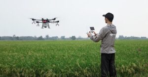 Uso de drone avança, redefine eficiência no campo, mais precisa de apoio estratégico de adjuvante