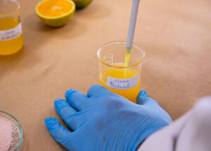 Sensor composto de nanomateriais detecta vitamina C de alimentos em segundos