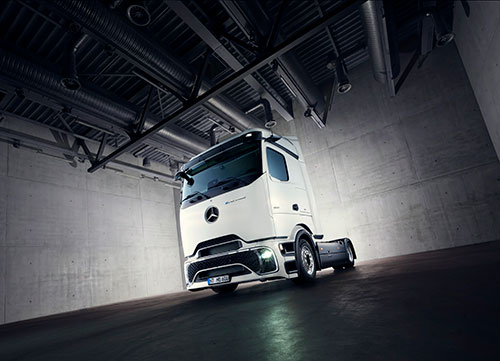 Mercedes Benz Trucks amplia portfólio de caminhões elétricos com nova versão eActros Lowliner