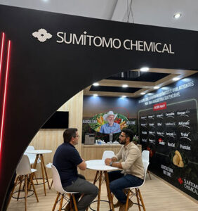 Soluções inovadoras da Sumitomo Chemical são apresentadas na Hortitec com destaque ao Aveo® SC, novo bionematicida para controle de nematoides