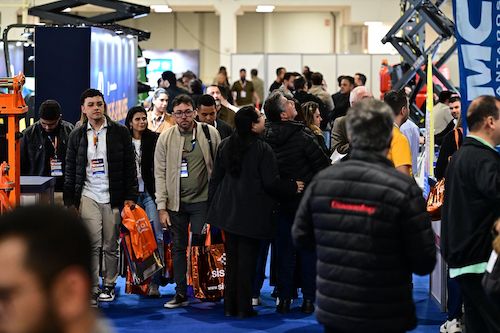 ANALOC Rental Show reúne 6.350 visitantes e consolida São Paulo como ponto de encontro da locação