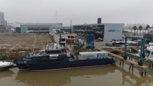 Inédito no Brasil, barco movido a hidrogênio inicia fase de abastecimento com H2 e testes de segurança