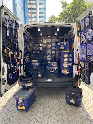 IRWIN® amplia presença no varejo com projeto de vans que conecta a marca e profissionais em todo o Brasil
