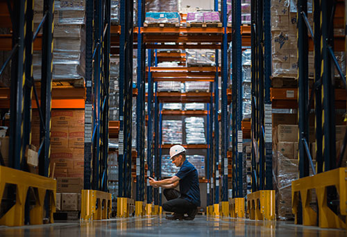 O desempenho da automação depende diretamente da qualidade da base estrutural do armazém.