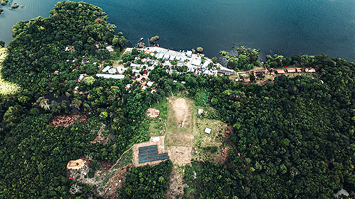 Schneider Electric e FAS inauguram polo de energia sustentável em comunidade indígena no Amazonas