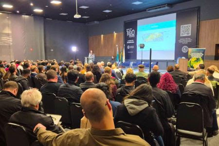 1º Seminário Florestal debate inovações, mercado de carbono e desafios do setor em Curitiba