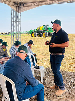 Casa John Deere apresenta tecnologia que identifica plantas daninhas e reduz uso de defensivos