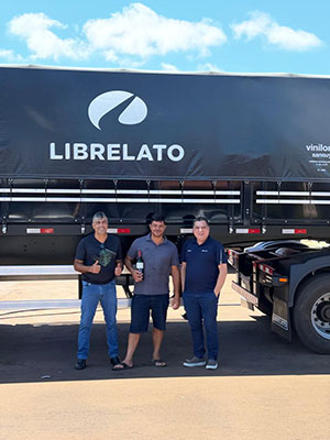Consórcio Nacional Librelato entrega primeiro implemento 0 km à WW Fernandes Transportes