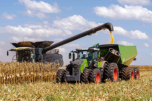 Fendt IDEAL bate recorde e cria novo patamar ao colher 2.599 toneladas de milho em 24 horas com uma única colheitadeira
