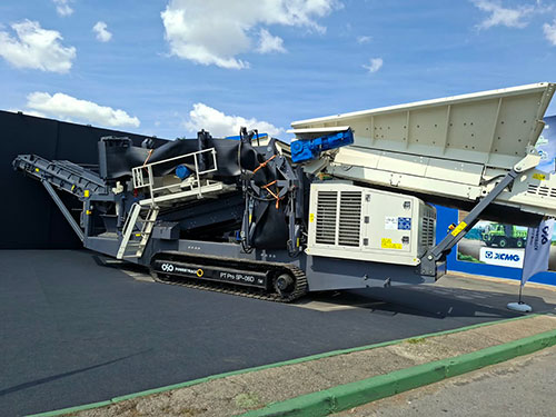 Powertrack estreia no Brasil com britadores e peneiras móveis híbridos elétrico/diesel