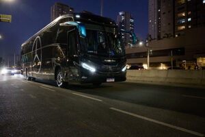 Mercedes-Benz alcança o marco histórico de 800.000 ônibus produzidos no Brasil