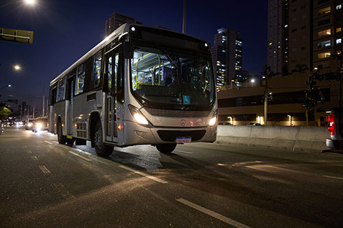 Mercedes-Benz atinge marca de 800 mil ônibus produzidos no Brasil