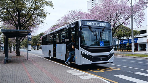 Mercedes-Benz lança eCity, novo ônibus urbano elétrico no Brasil