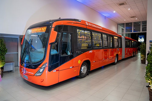 Ônibus Superarticulados Mercedes-Benz de 23 metros entram em operação na região metropolitana de Curitiba