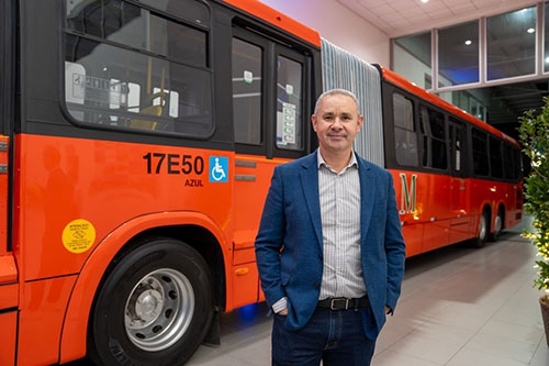 Ônibus Superarticulados Mercedes-Benz de 23 metros entram em operação na região metropolitana de Curitiba