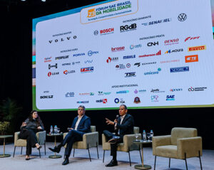 Ofensiva asiática, estoques recordes e o trunfo do etanol: os rumos da indústria automotiva no 23º Fórum SAE BRASIL da Mobilidade