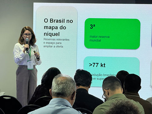 Entre a mina e o porto, uma etapa pouco visível no debate
