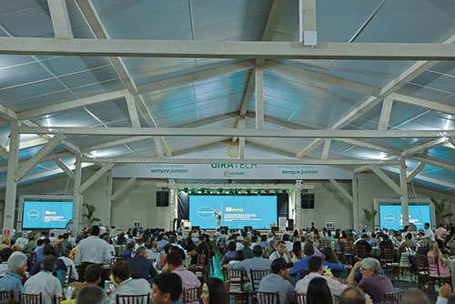 Promovido pela Caramuru, evento em Itumbiara (GO) reúne produtores e especialistas