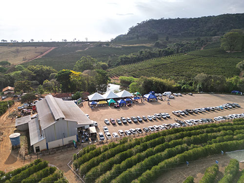 Cocapec inicia Circuito Dia de Campo e reúne produtores de café