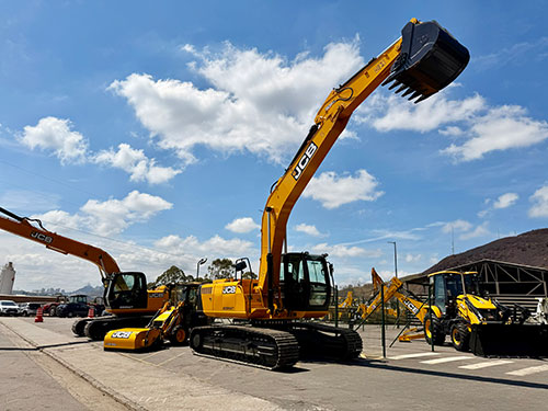 Valence e JCB celebram 20 anos de parceria