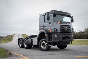 Novo caminhão VW Constellation off-road transporta até 91 toneladas