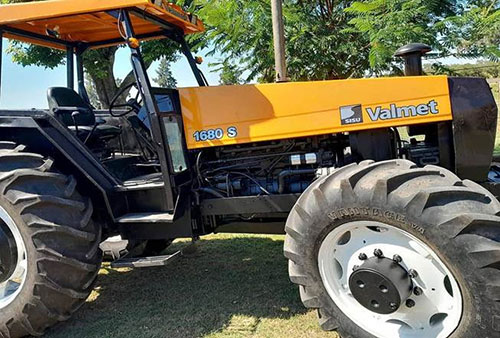  Viajando com V de Valtra reúne diferentes gerações de tratores em expedição pelo Oeste da Bahia